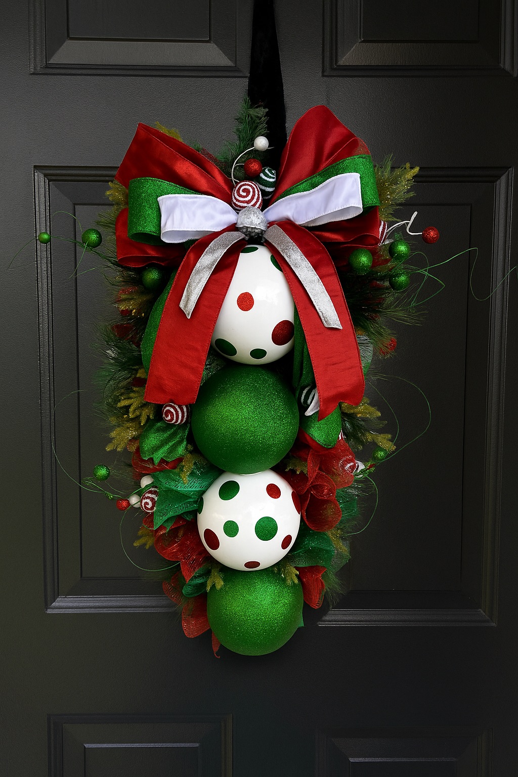 Velvet Snowfall Wreath